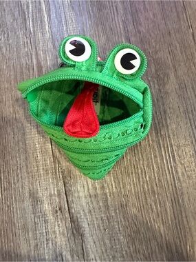 ZIPIT Green Frog Coin Pouch with Red Tongue